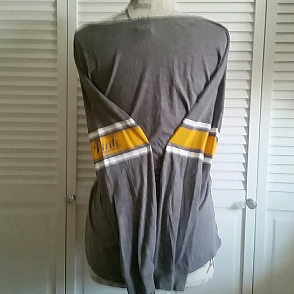 !HOST PICK! 👑PINK Collegiate Long Sleeve Tee👑 - Picture 4 of 6